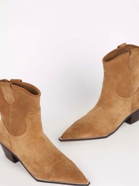 INTENTIONALLY BLANK Tan Suede Pointed Western Ankle Boots